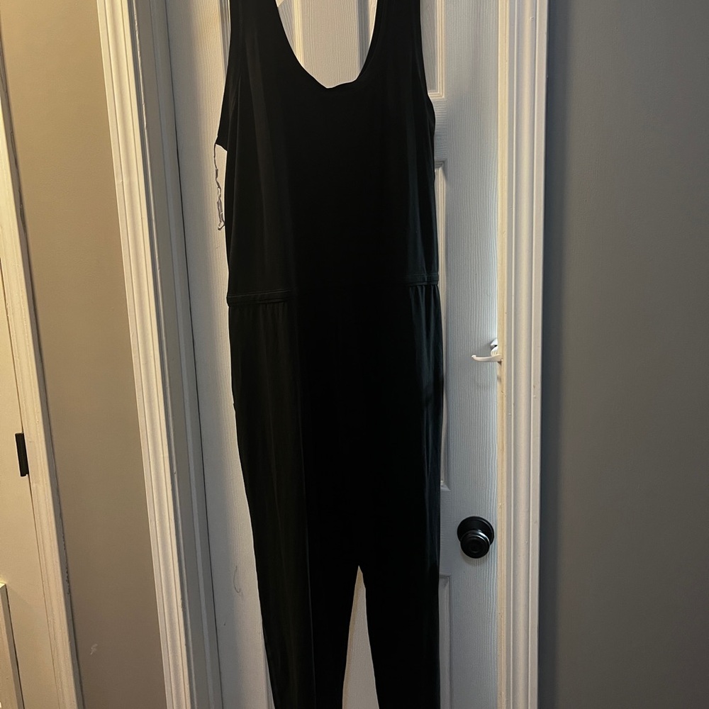 Vuori Classic Black Jumpsuit - Picture 2 of 3